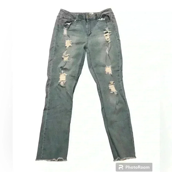 Seven7 Ripped/Distressed Denim Jeans Slim Straight leg Junior’s size 16 - Picture 1 of 12